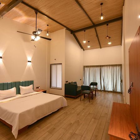 E&G Green Courts Resort At Koroli Hill Station ناسيك المظهر الخارجي الصورة
