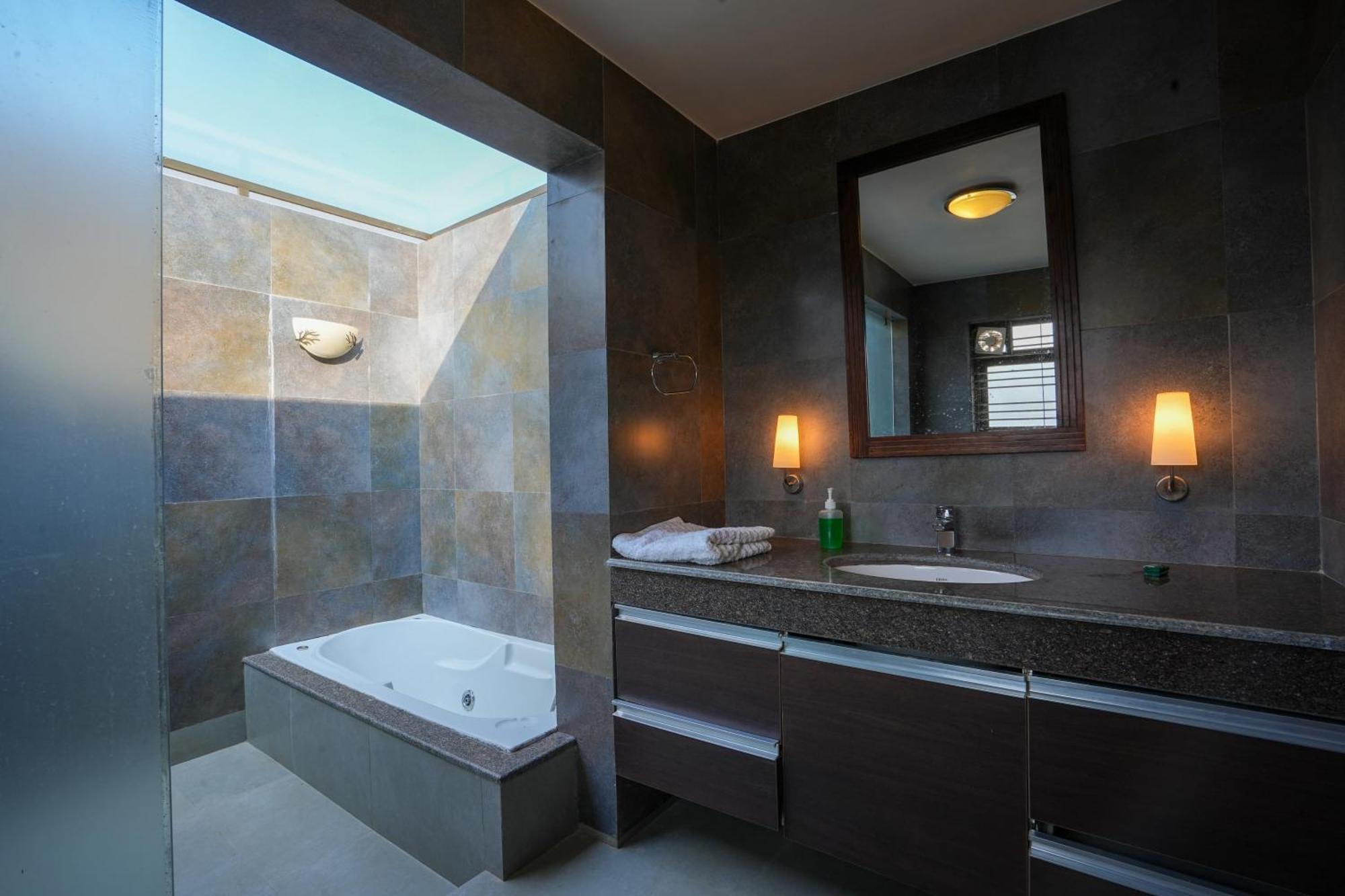 E&G Green Courts Resort At Koroli Hill Station ناسيك المظهر الخارجي الصورة
