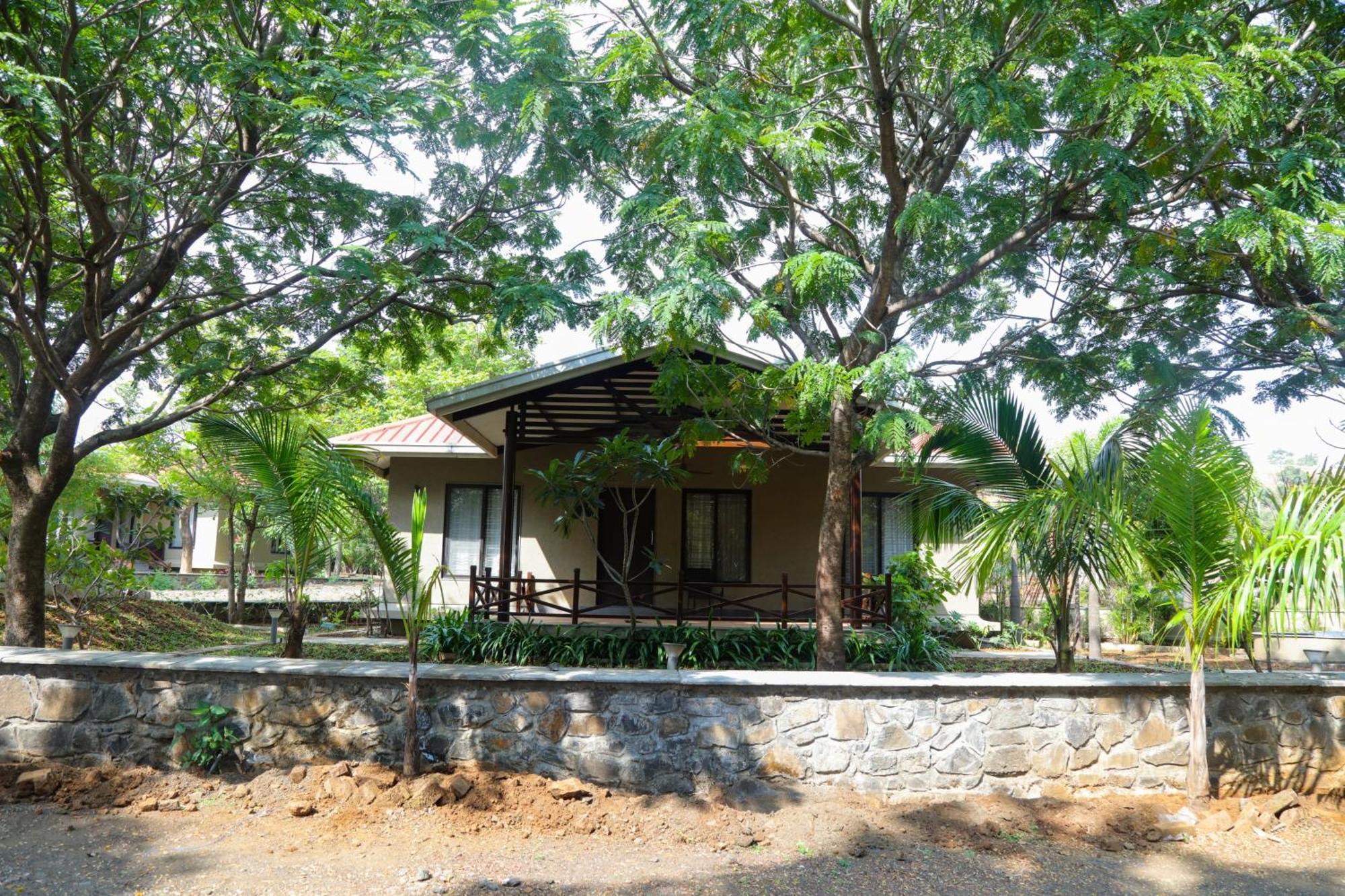 E&G Green Courts Resort At Koroli Hill Station ناسيك المظهر الخارجي الصورة