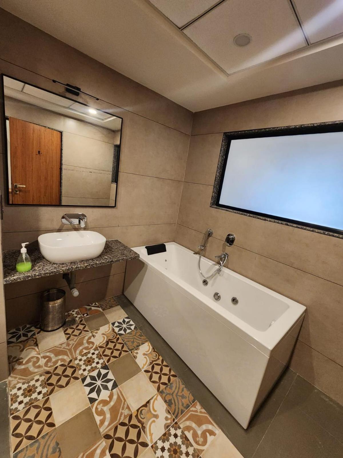 E&G Green Courts Resort At Koroli Hill Station ناسيك المظهر الخارجي الصورة