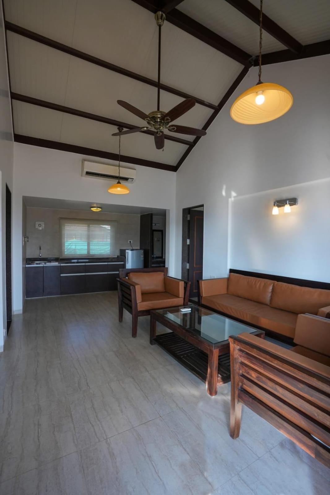 E&G Green Courts Resort At Koroli Hill Station ناسيك المظهر الخارجي الصورة