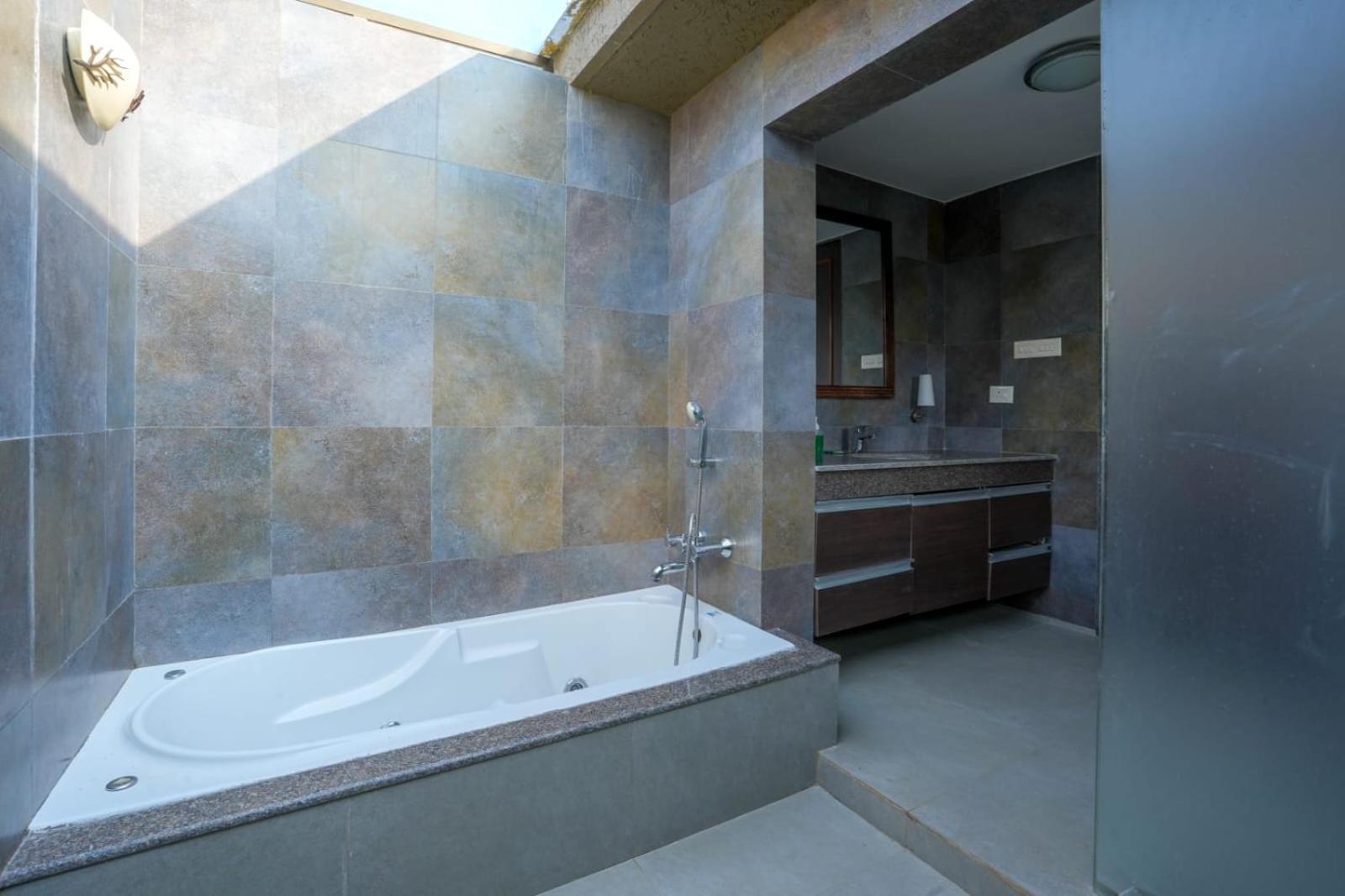 E&G Green Courts Resort At Koroli Hill Station ناسيك المظهر الخارجي الصورة