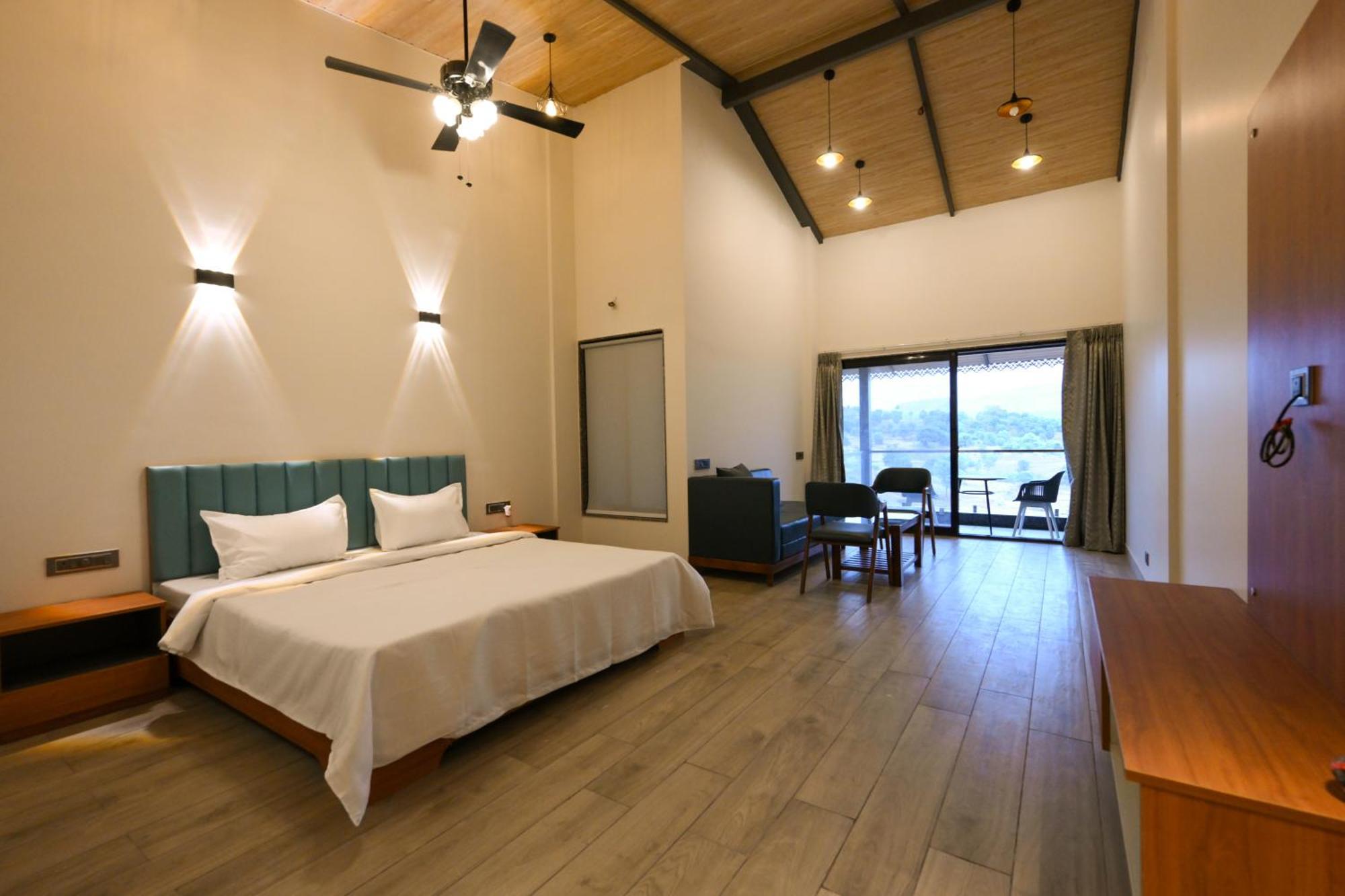 E&G Green Courts Resort At Koroli Hill Station ناسيك المظهر الخارجي الصورة