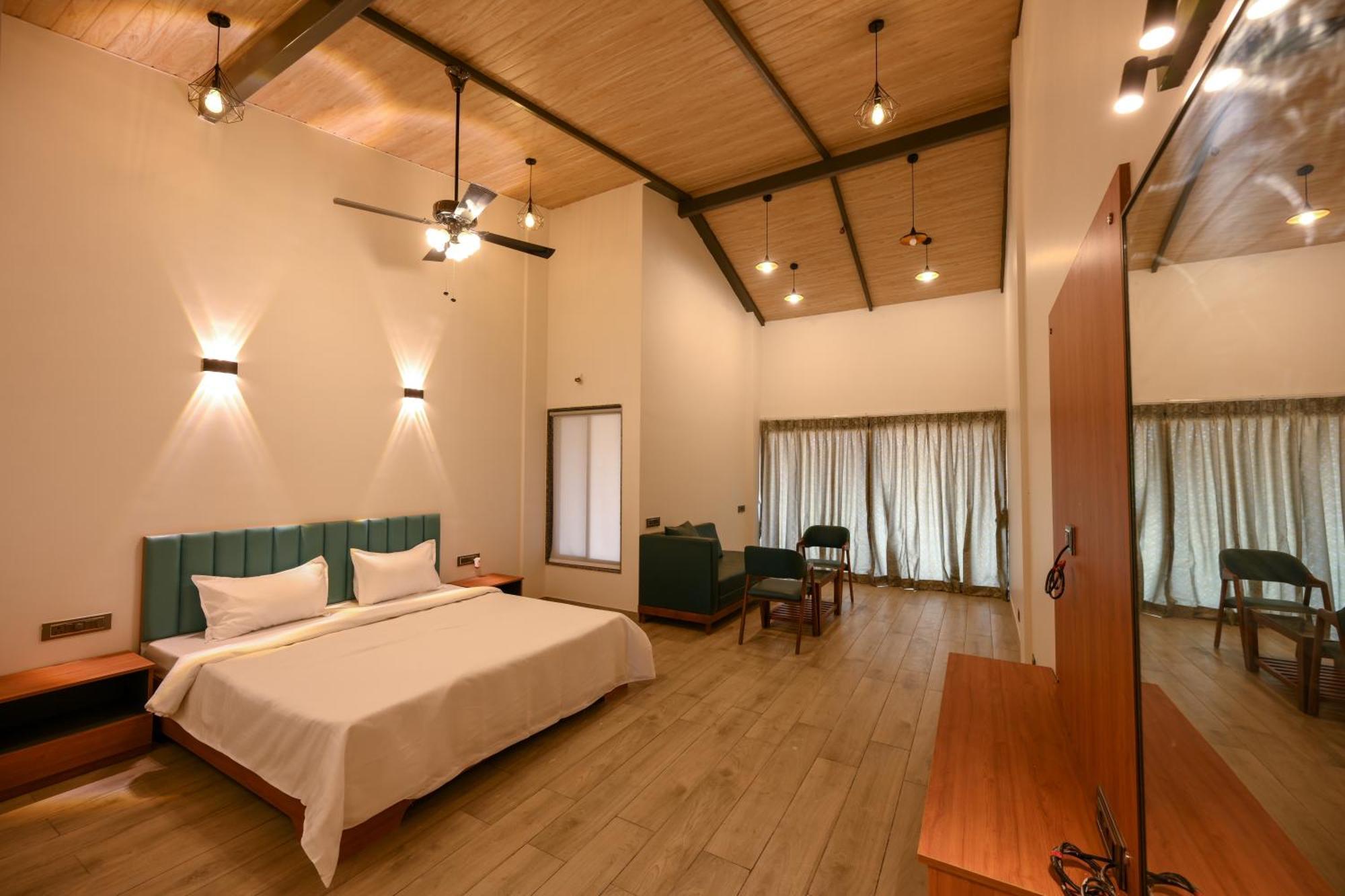 E&G Green Courts Resort At Koroli Hill Station ناسيك المظهر الخارجي الصورة